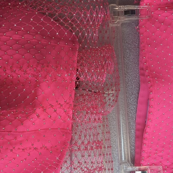 Two piece skirt and short crop top matching set - Picture 2 of 3